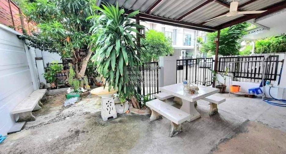 For sale 3 bedrooms townhouse in Sam Phran, Nakhon Pathom