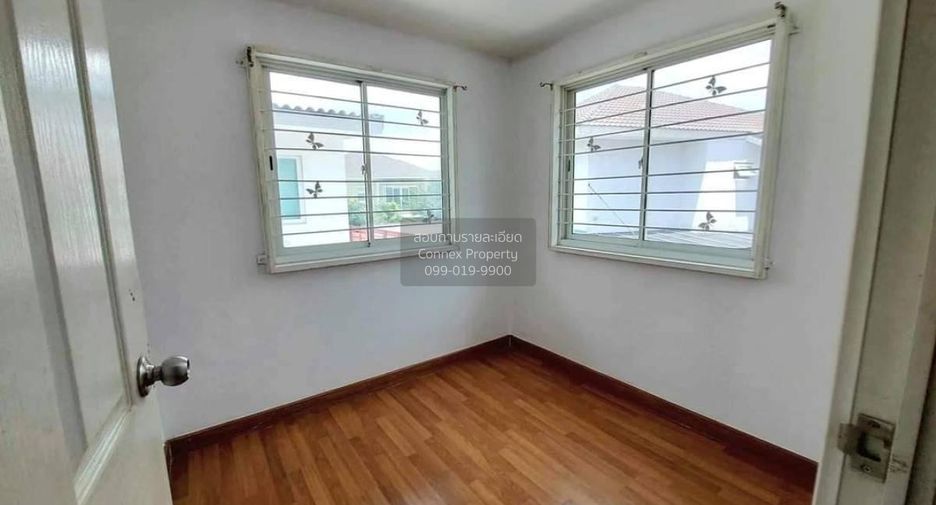 For sale 3 bedrooms townhouse in Sam Phran, Nakhon Pathom