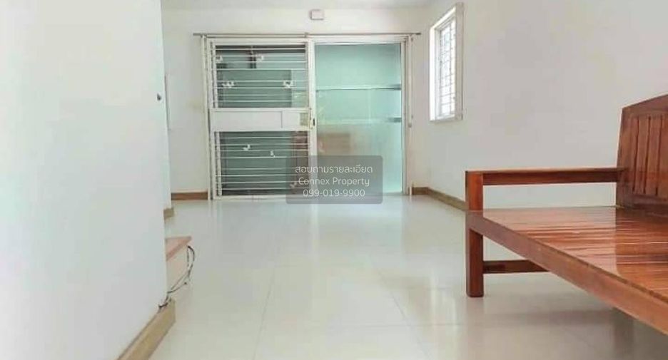 For sale 3 bedrooms townhouse in Sam Phran, Nakhon Pathom