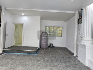 Reihenhaus zum Kauf mit 3 Zimmer in Phra Pradaeng, Samut Prakan