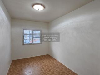 Reihenhaus zum Kauf mit 3 Zimmer in Phra Pradaeng, Samut Prakan