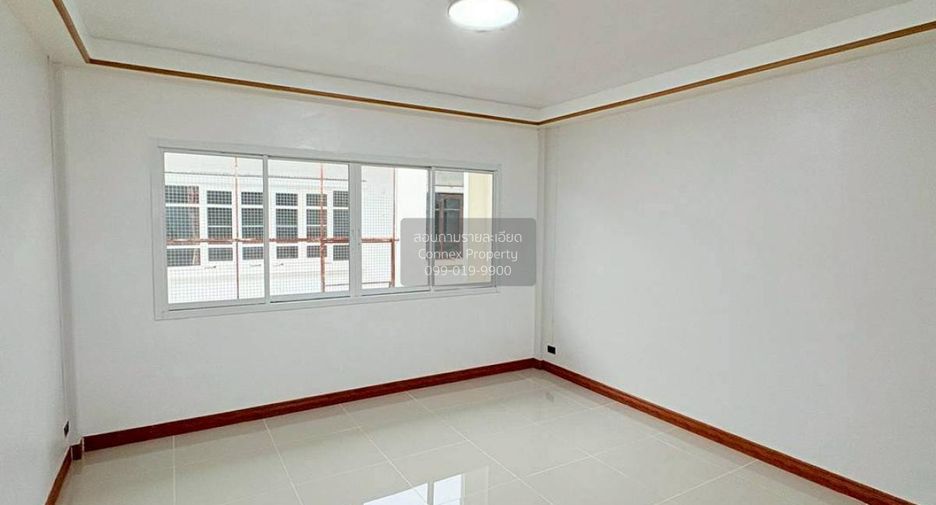 For sale 2 bedrooms townhouse in Phutthamonthon, Nakhon Pathom