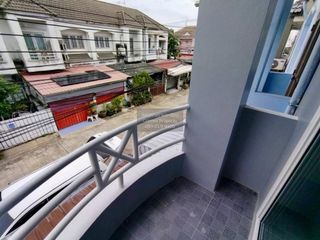 À vendre 3 chambres maison de ville à Bang Bua Thong, Nonthaburi