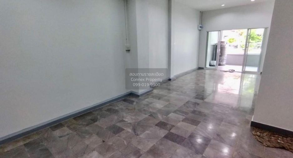 À vendre 3 chambres maison de ville à Bang Bua Thong, Nonthaburi