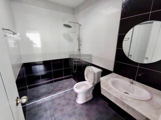 À vendre 3 chambres maison de ville à Bang Bua Thong, Nonthaburi