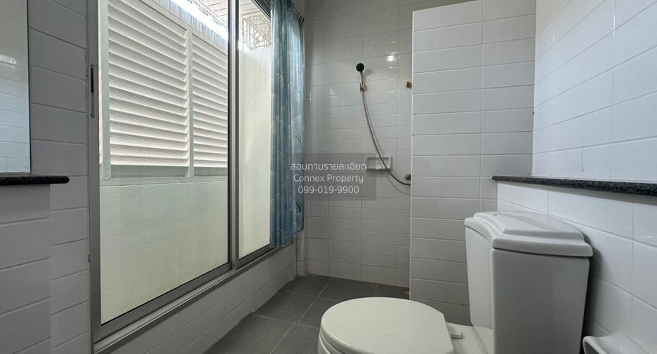 For sale 3 bedrooms townhouse in Pak Kret, Nonthaburi