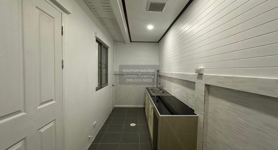 For sale 3 bedrooms townhouse in Pak Kret, Nonthaburi