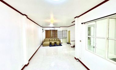 For sale 3 bedrooms townhouse in Phra Pradaeng, Samut Prakan
