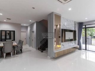 For sale 5 bedrooms house in Thanyaburi, Pathum Thani