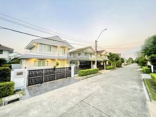 Haus zum Kauf mit 4 Zimmer in Nong Khaem, Bangkok