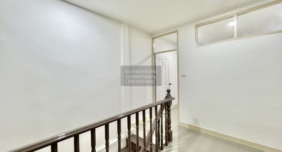 À vendre 2 chambres maison de ville à Wang Thonglang, Bangkok