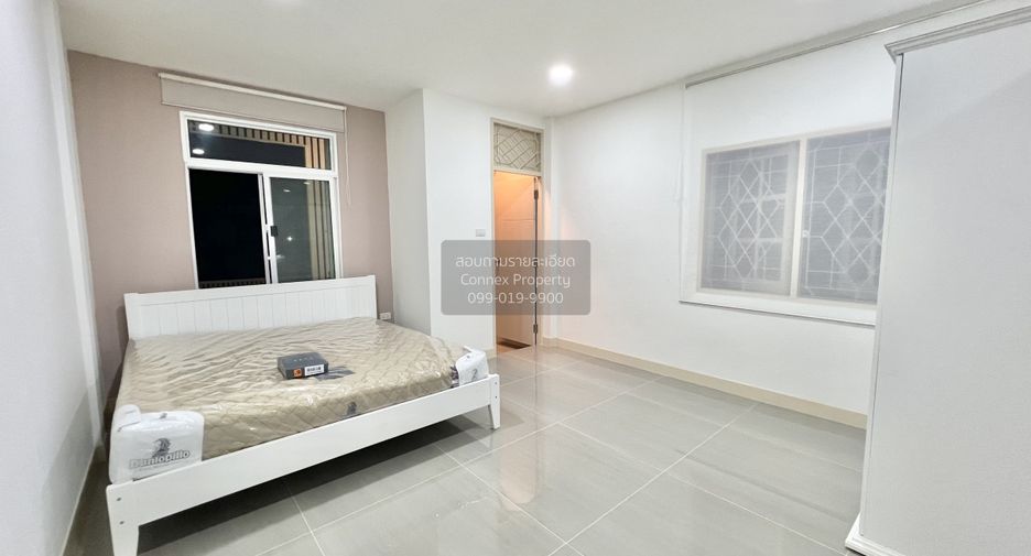 À vendre 2 chambres maison de ville à Wang Thonglang, Bangkok