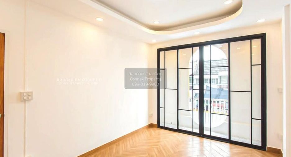 Casa adosada en venta de 3 habitaciones en Wang Thonglang, Bangkok