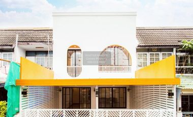 Casa adosada en venta de 3 habitaciones en Wang Thonglang, Bangkok