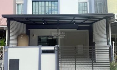 出售 3 卧室 联排别墅 在 Khlong Sam Wa, 曼谷