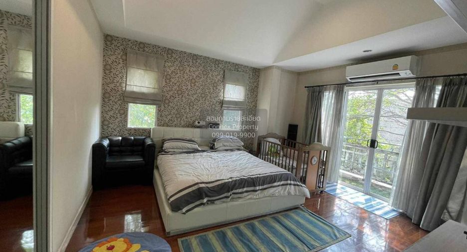 For sale 3 bedrooms house in Phasi Charoen, Bangkok