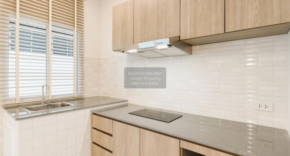 For sale 3 bedrooms townhouse in Mueang Nonthaburi, Nonthaburi