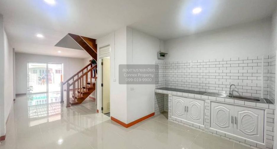 出售 2 卧室 联排别墅 在 Mueang Pathum Thani, Pathum Thani