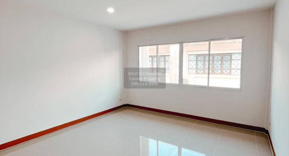 出售 2 卧室 联排别墅 在 Mueang Pathum Thani, Pathum Thani