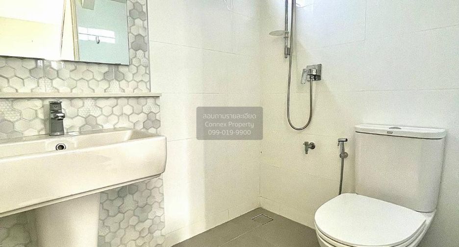 For sale 3 ベッドルーム house in Lat Krabang, Bangkok