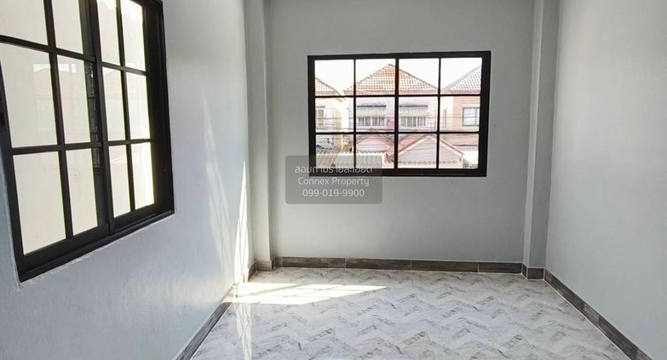 Reihenhaus zum Kauf mit 4 Zimmer in Nong Chok, Bangkok