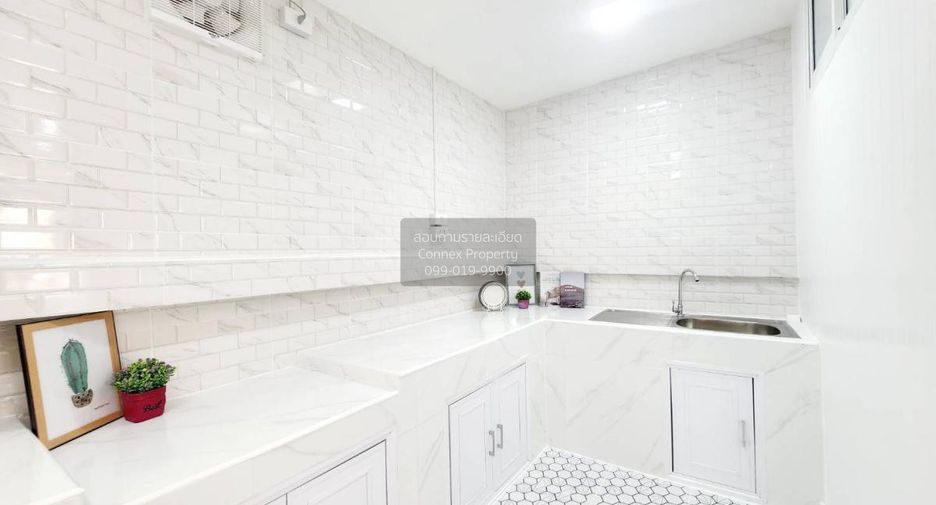 For sale 2 bedrooms townhouse in Thanyaburi, Pathum Thani