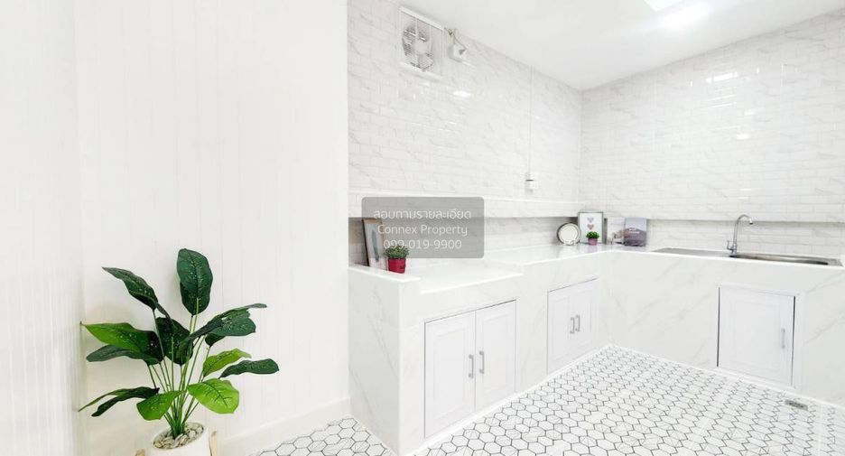 For sale 2 bedrooms townhouse in Thanyaburi, Pathum Thani