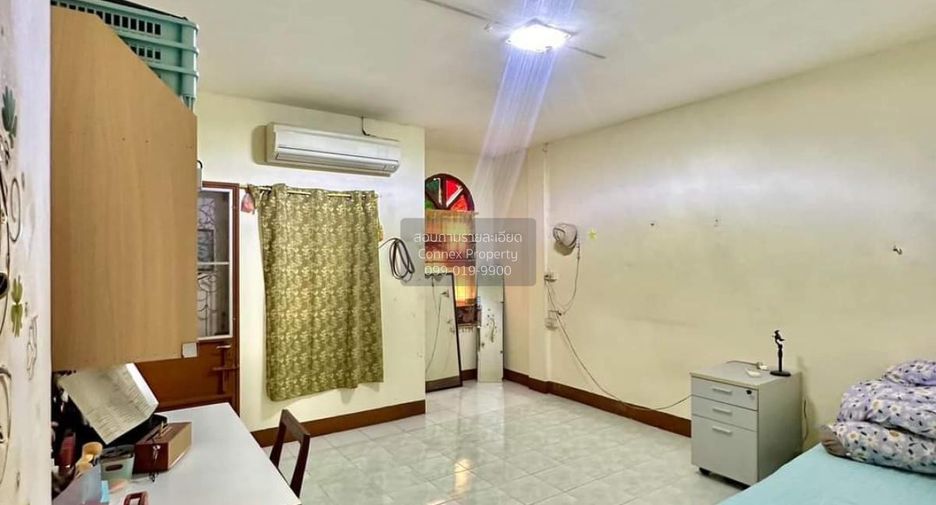 For sale 2 bedrooms townhouse in Bang Khun Thian, Bangkok