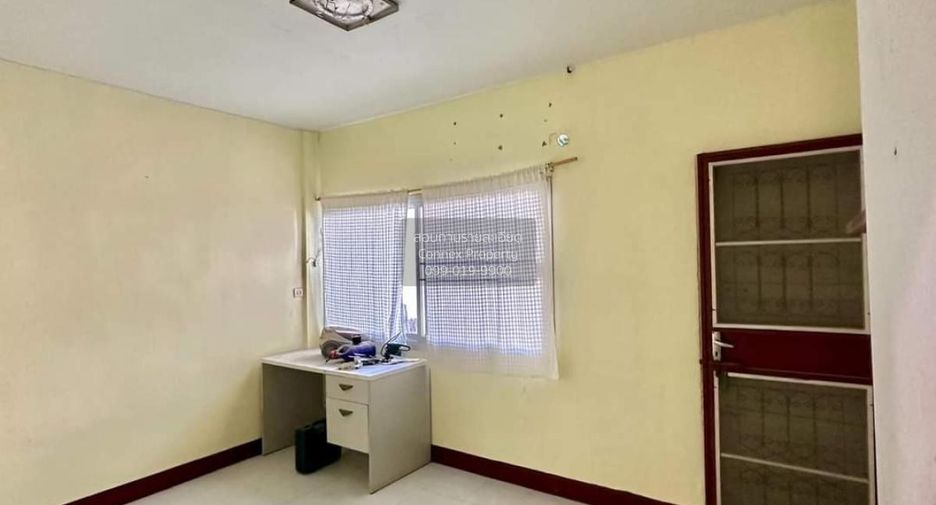 For sale 2 bedrooms townhouse in Bang Khun Thian, Bangkok