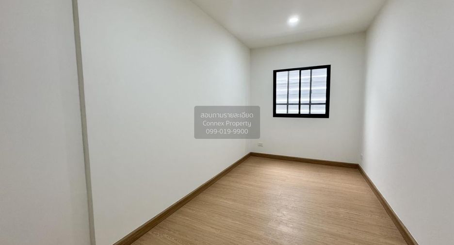 Casa adosada en venta de 4 habitaciones en Bang Kapi, Bangkok