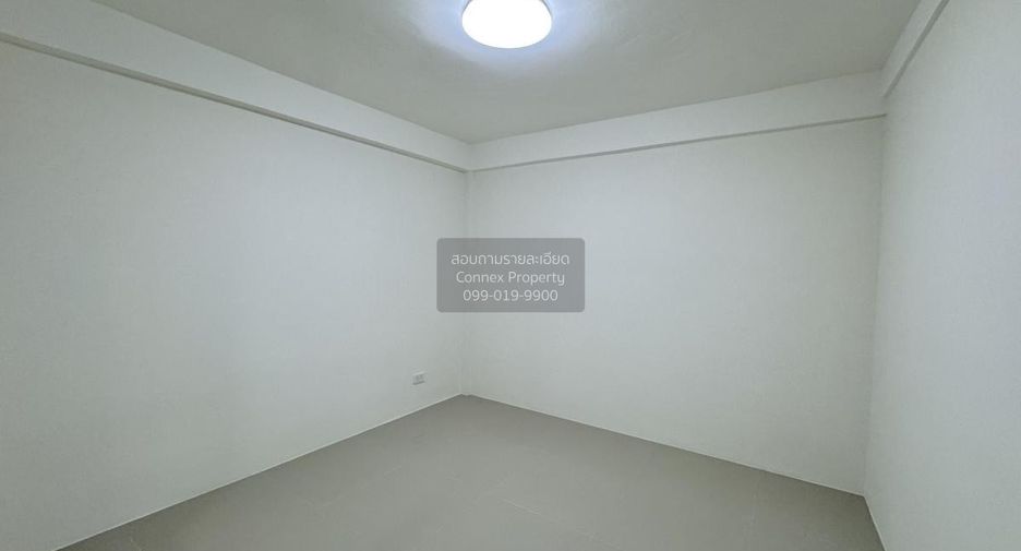 Casa adosada en venta de 4 habitaciones en Bang Kapi, Bangkok