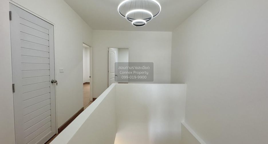 Casa adosada en venta de 4 habitaciones en Bang Kapi, Bangkok