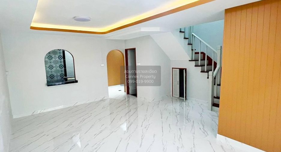 出售 3 卧室 联排别墅 在 Khlong Luang, Pathum Thani