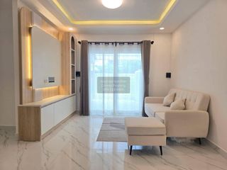 Casa adosada en venta de 3 habitaciones en Lam Luk Ka, Pathum Thani