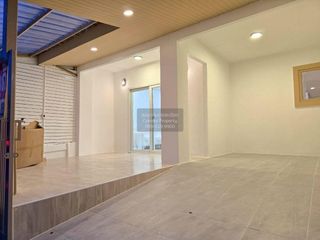Casa adosada en venta de 3 habitaciones en Lam Luk Ka, Pathum Thani