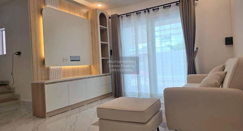 Casa adosada en venta de 3 habitaciones en Lam Luk Ka, Pathum Thani