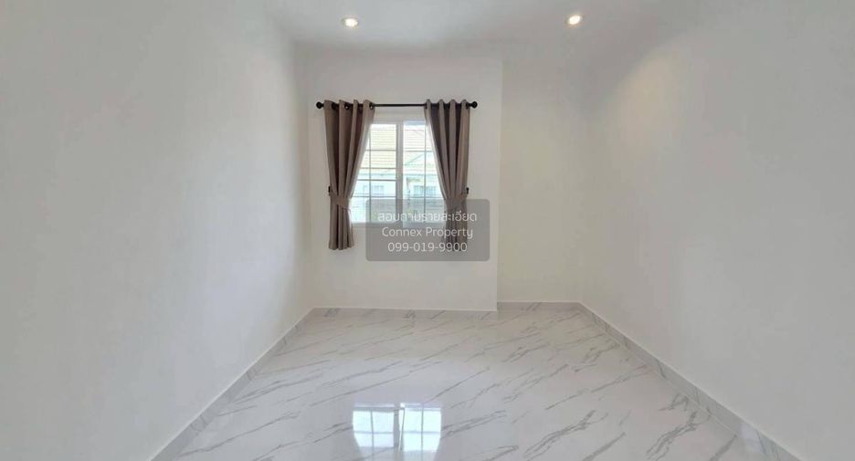 Casa adosada en venta de 3 habitaciones en Lam Luk Ka, Pathum Thani