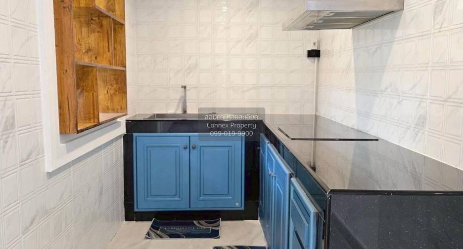 Casa adosada en venta de 3 habitaciones en Lam Luk Ka, Pathum Thani
