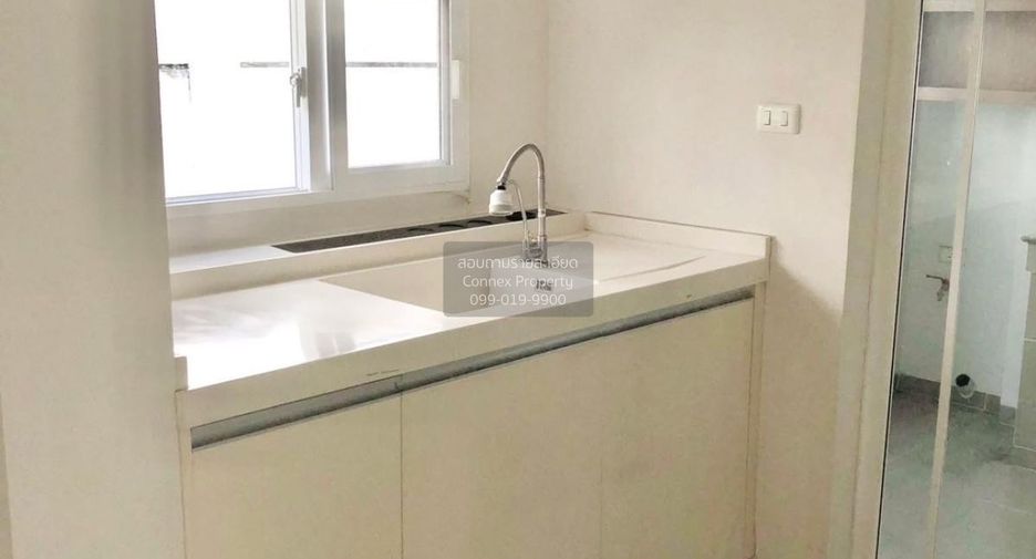 For sale 3 bedrooms house in Bang Kapi, Bangkok