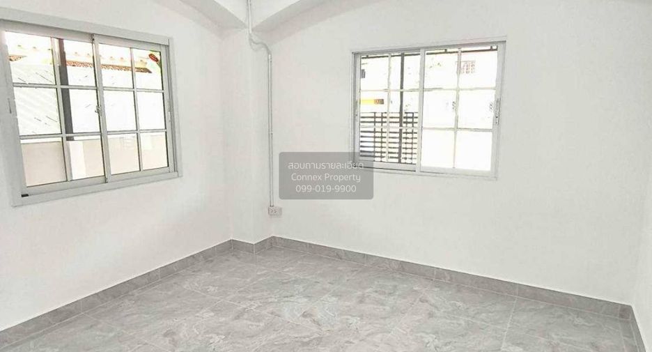 For sale 5 bedrooms house in Khlong Sam Wa, Bangkok