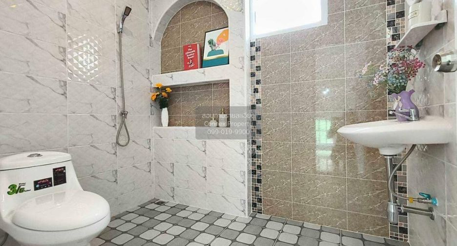 For sale 5 bedrooms house in Khlong Sam Wa, Bangkok