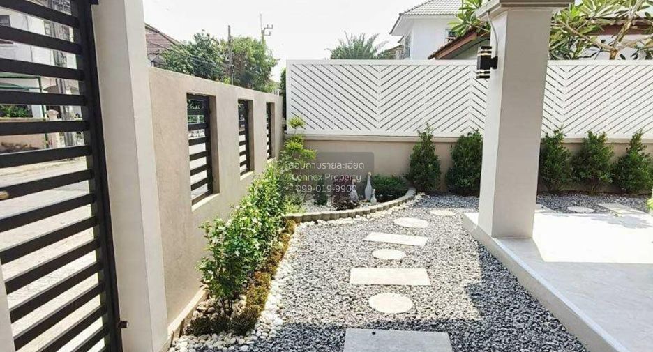 For sale 5 bedrooms house in Khlong Sam Wa, Bangkok