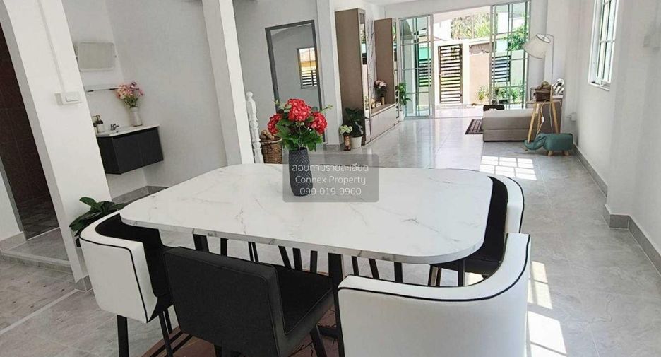 For sale 5 bedrooms house in Khlong Sam Wa, Bangkok