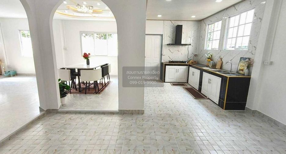 For sale 5 bedrooms house in Khlong Sam Wa, Bangkok