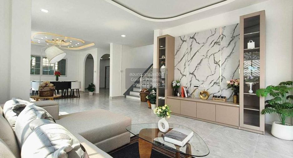 For sale 5 bedrooms house in Khlong Sam Wa, Bangkok