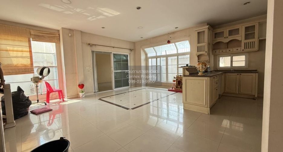 出售 3 卧室 独立屋 在 Phasi Charoen, 曼谷