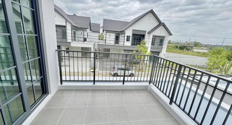 Casa en venta de 4 habitaciones en Bang Phli, Samut Prakan