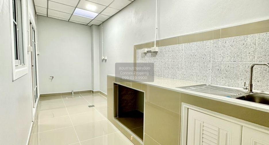 Casa adosada en venta de 3 habitaciones en Bang Yai, Nonthaburi