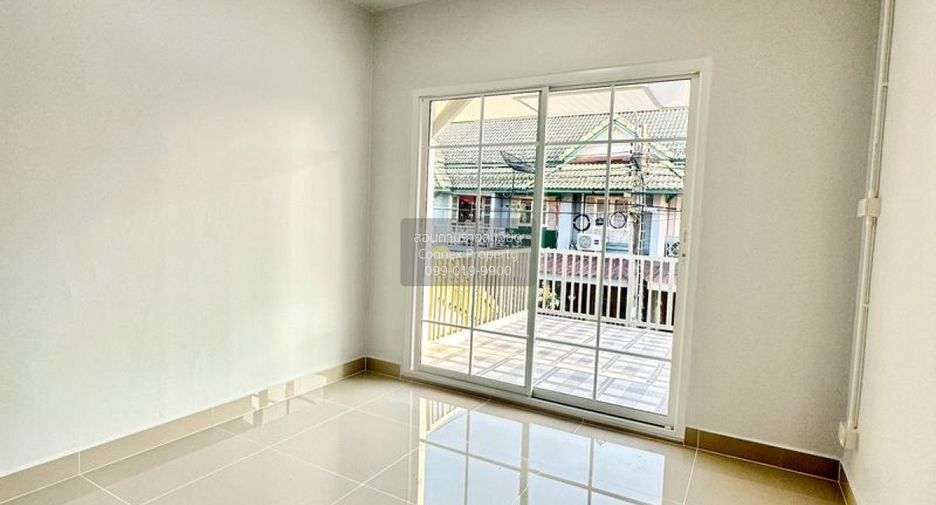 Casa adosada en venta de 3 habitaciones en Bang Yai, Nonthaburi