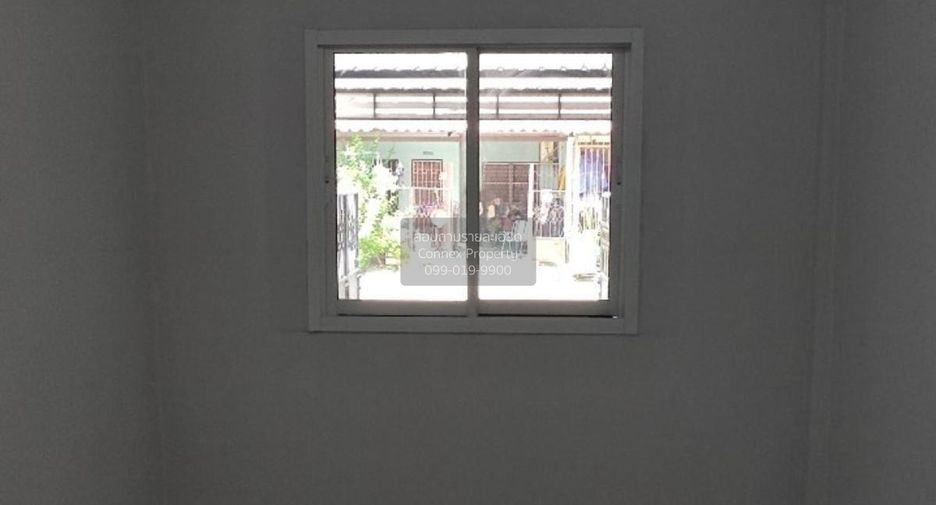 Casa adosada en venta de 2 habitaciones en Lam Luk Ka, Pathum Thani